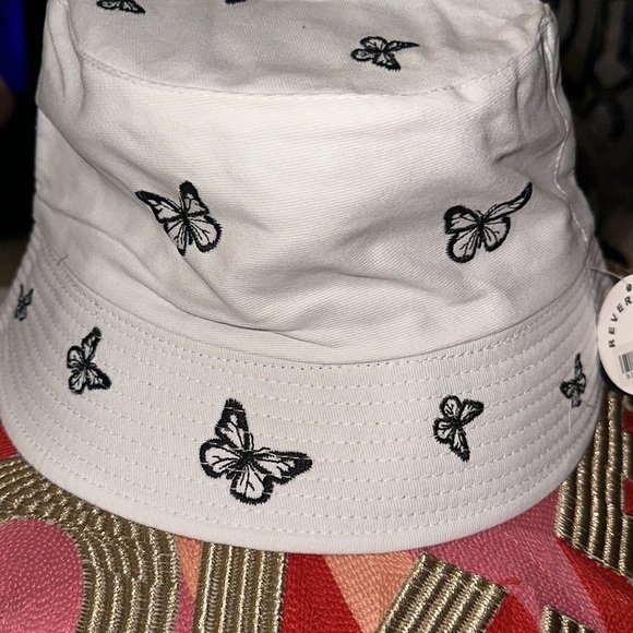 New variety of Bucket reversible hats - Picture 4 of 17